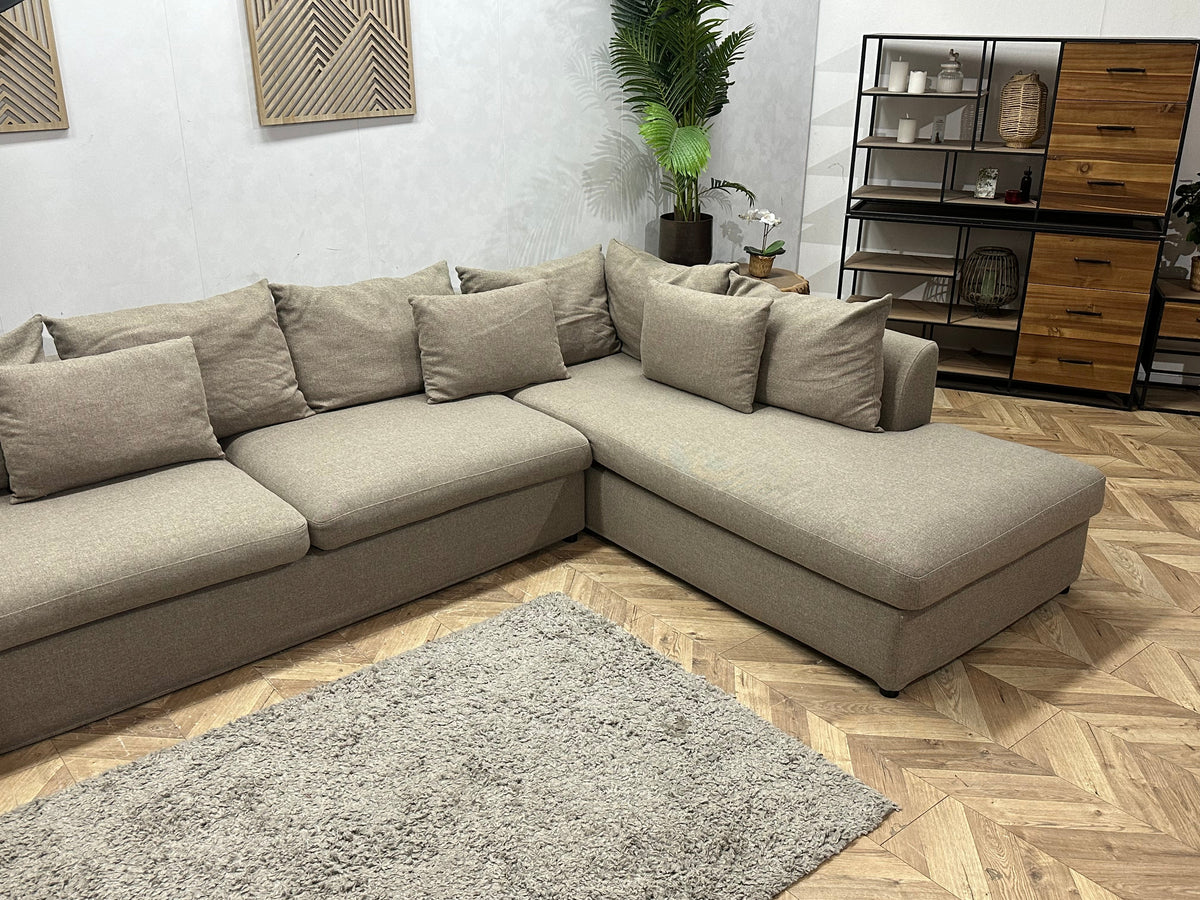 Taupe Hoekzetel ~ Losse Kussens Met Afneembare Hoezen