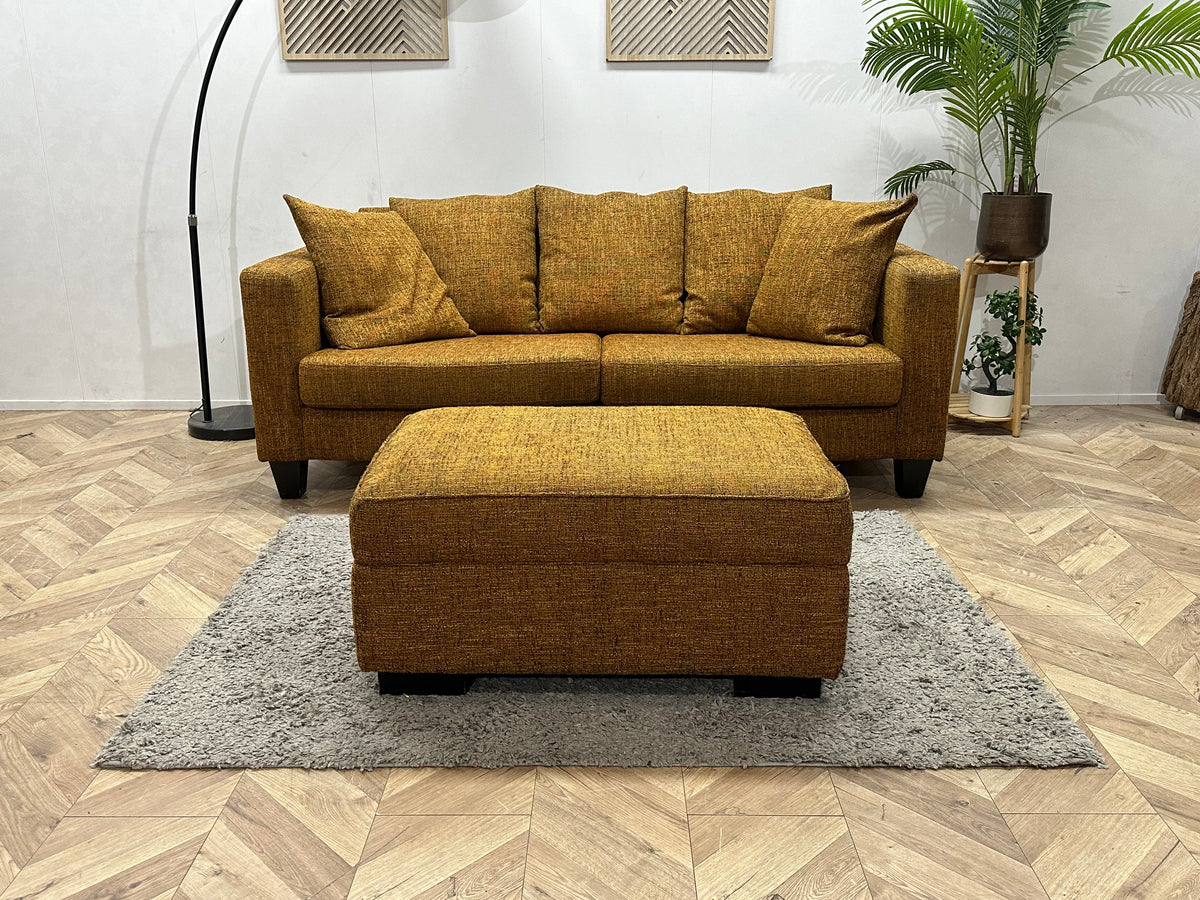 Gele 2.5-Zits Zetel Inc Hocker ~ Losse Kussens Met Afneembare Hoezen