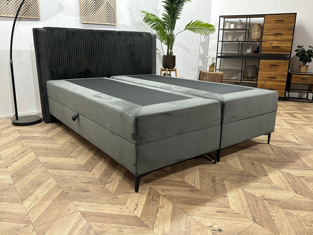 !Showroommodel! Antraciet Velvet Boxspring Inc Topper