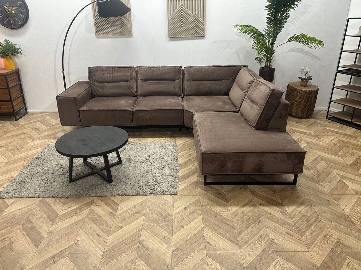 Bruine Velvet Hoekzetel ~ Losse Rugkussens Met Afneembare Hoezen
