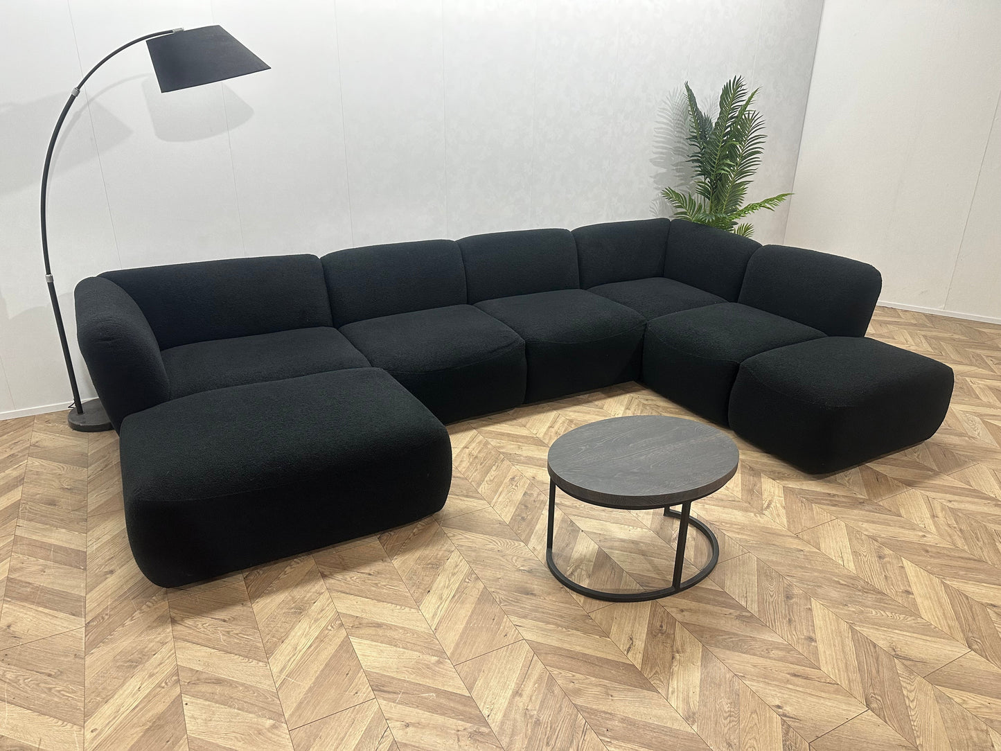 !Showroommodel! Zwarte Bouclé Stoffen U Zetel
