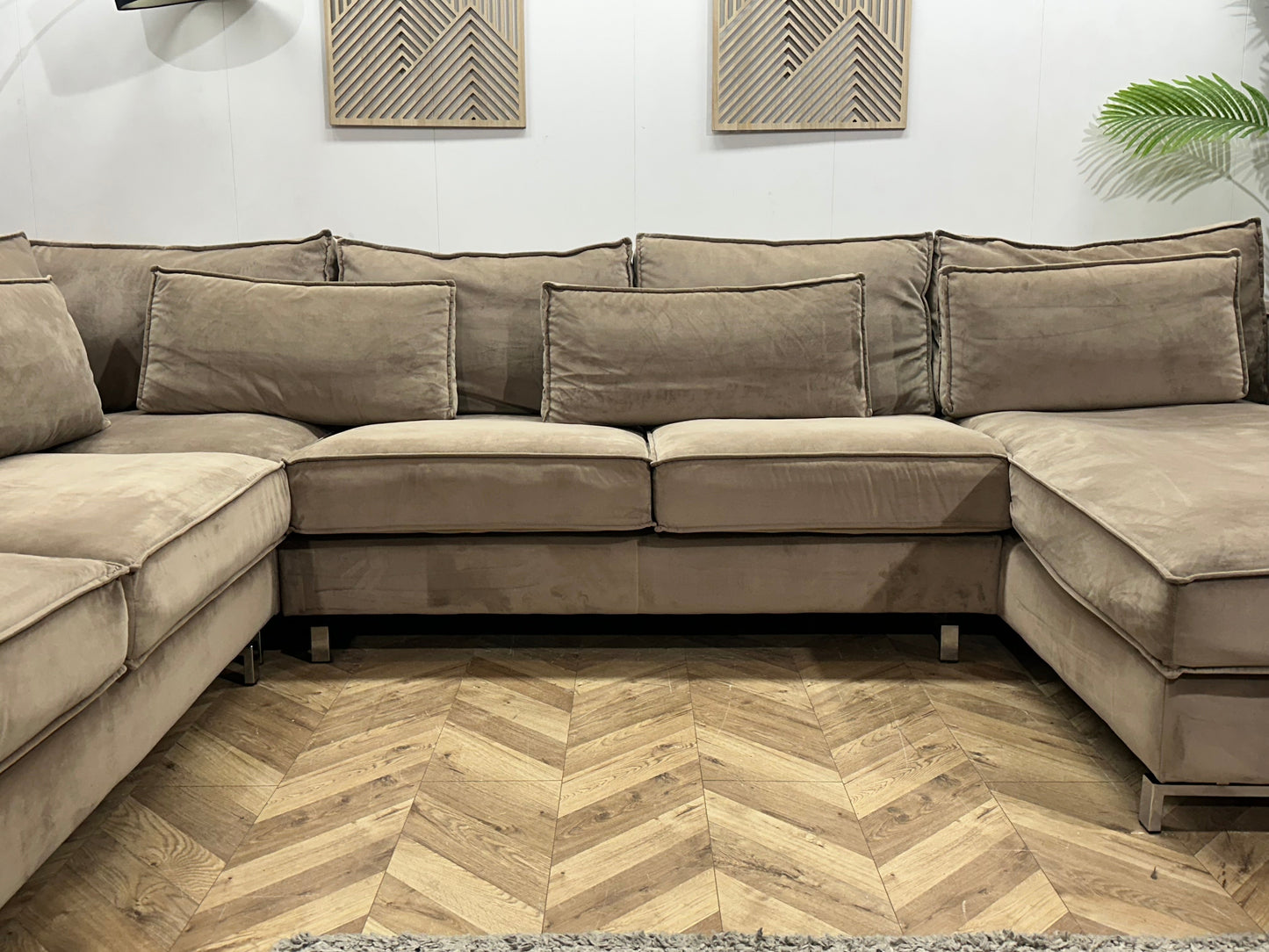 Licht Bruine Velvet U Zetel ~ Losse Kussens Met Afneembare Hoezen