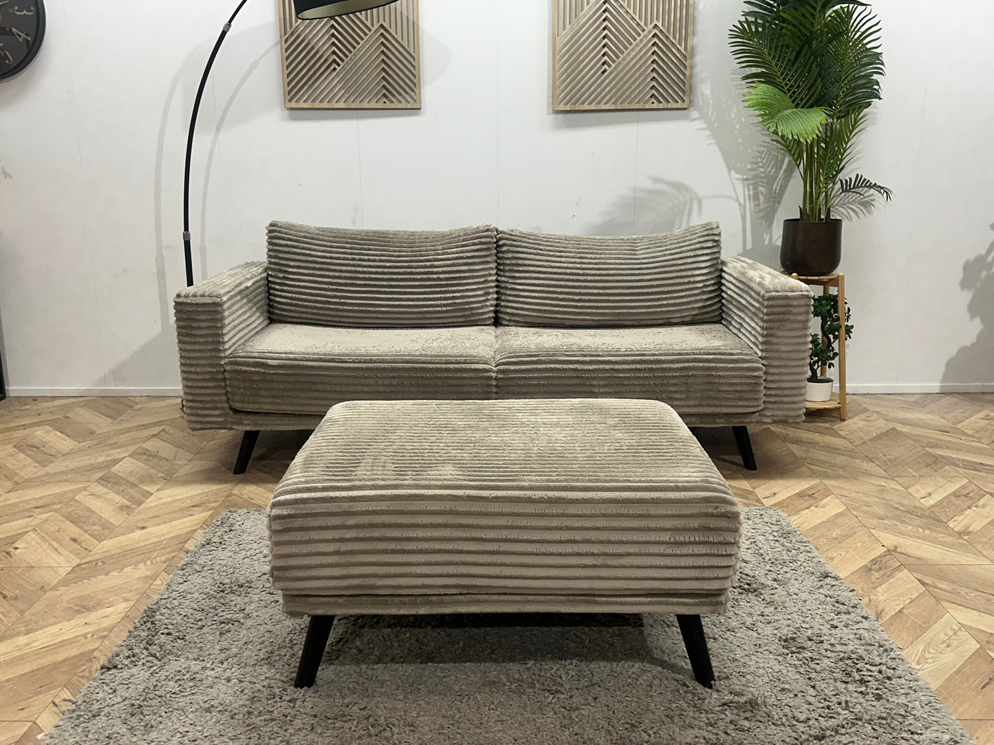 Grijze Ribstof 2.5-Zits Zetel Inc Hocker ~ Losse Kussens Met Afneembare Hoezen