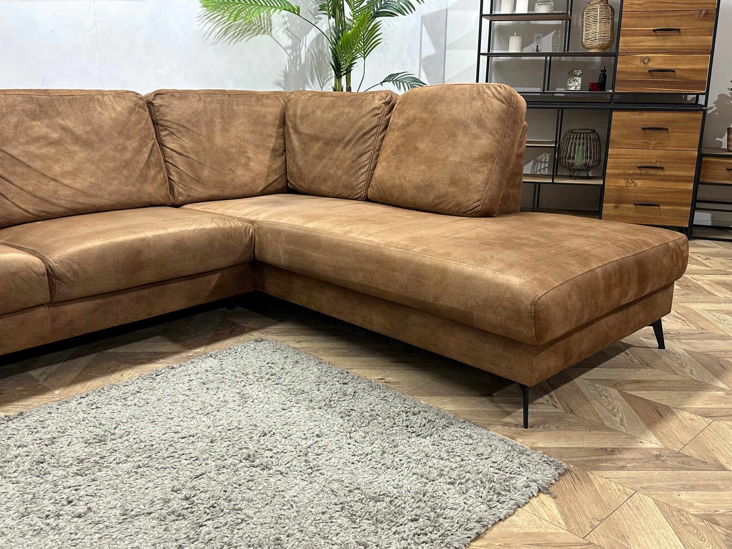 Cognac Bruine Suède Stoffen Hoekzetel ~ Losse Rugkussens Met Afneembare Hoezen