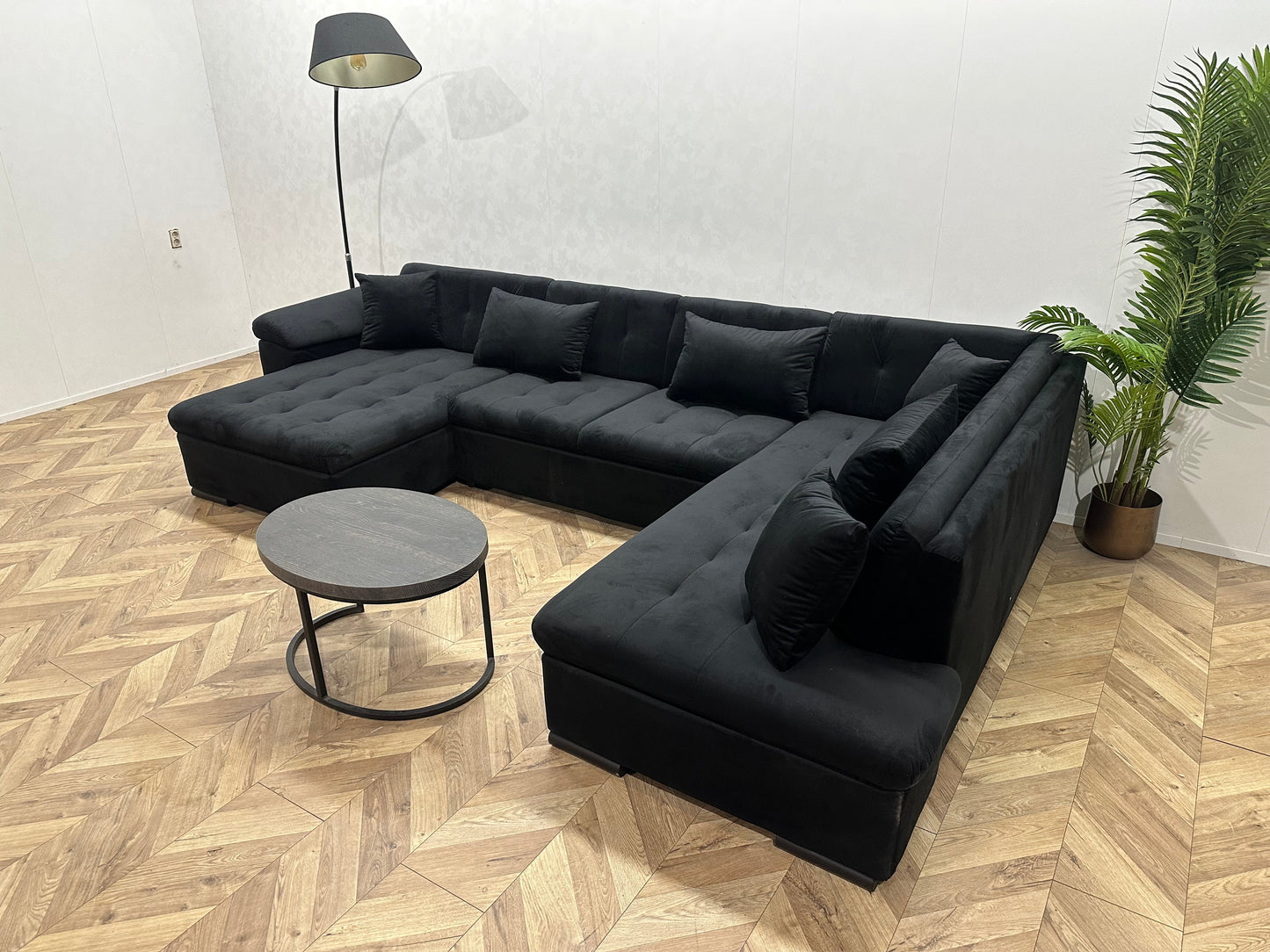 !Showroommodel! Zwarte Velvet U Zetel