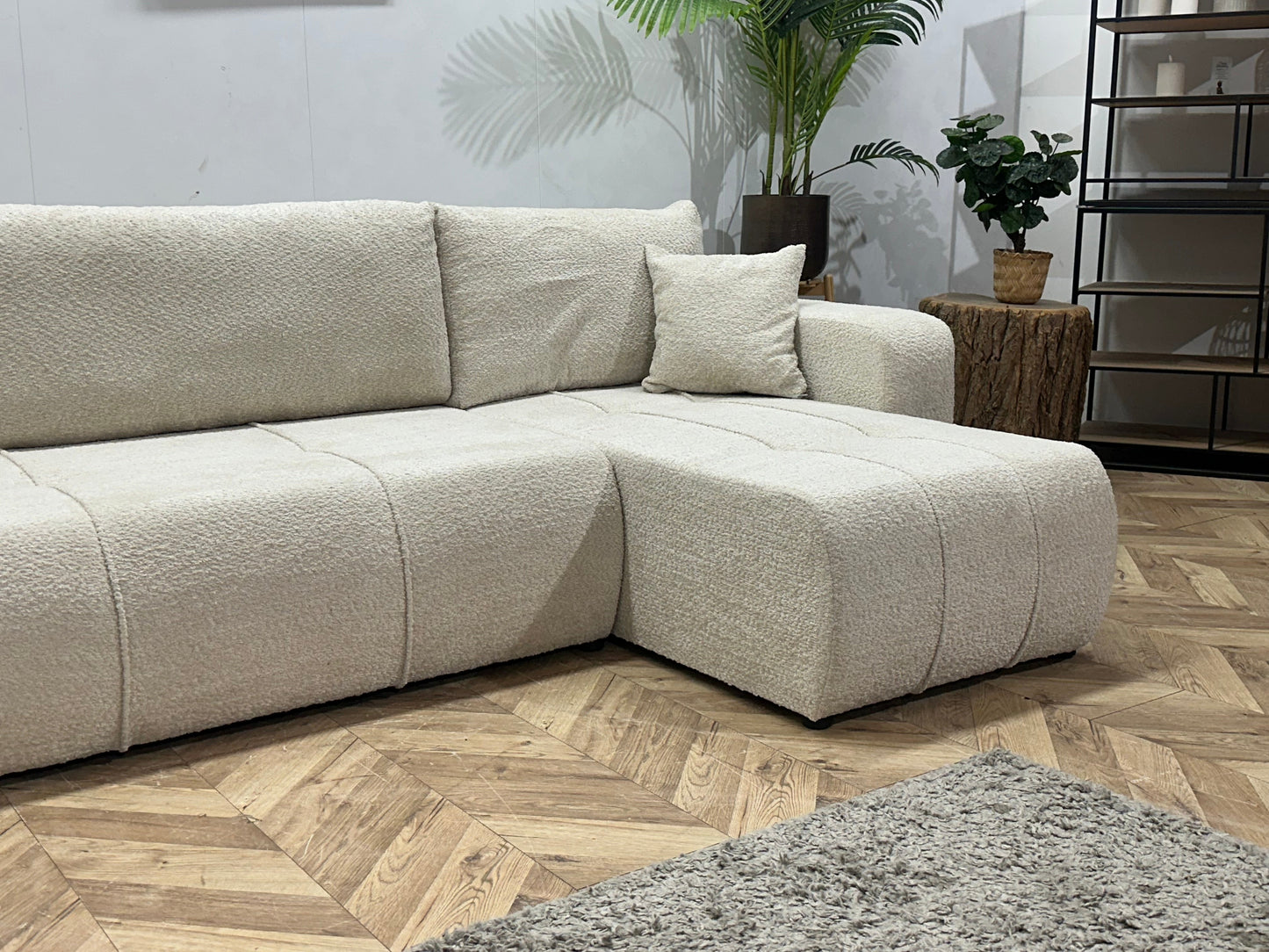 !Showroommodel! Witte Bouclé Stoffen U Zetel