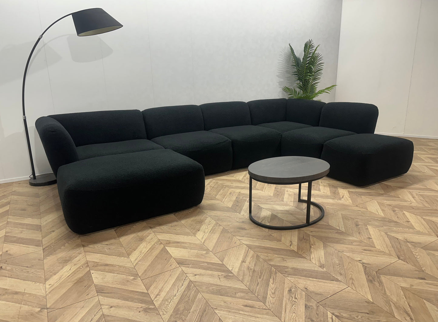 !Showroommodel! Zwarte Bouclé Stoffen U Zetel