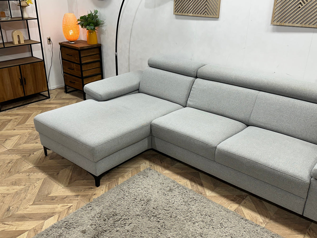 Licht Grijze Hoekzetel Inc Hocker ~ Verstelbare Arm/Hoofdsteunen