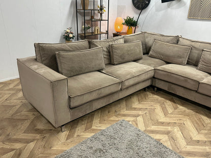 Licht Bruine Velvet U Zetel ~ Losse Kussens Met Afneembare Hoezen