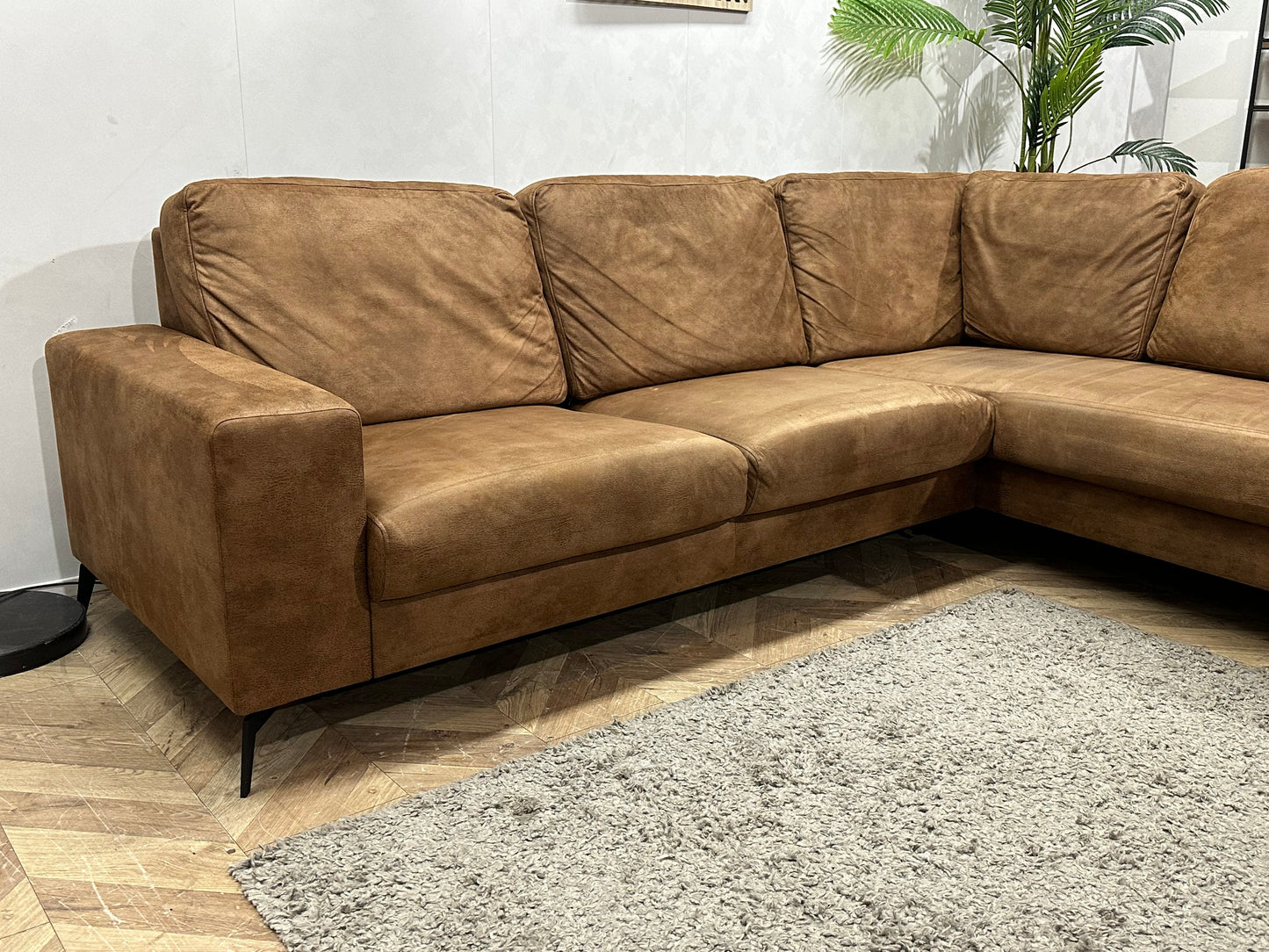 Cognac Bruine Suède Stoffen Hoekzetel ~ Losse Rugkussens Met Afneembare Hoezen