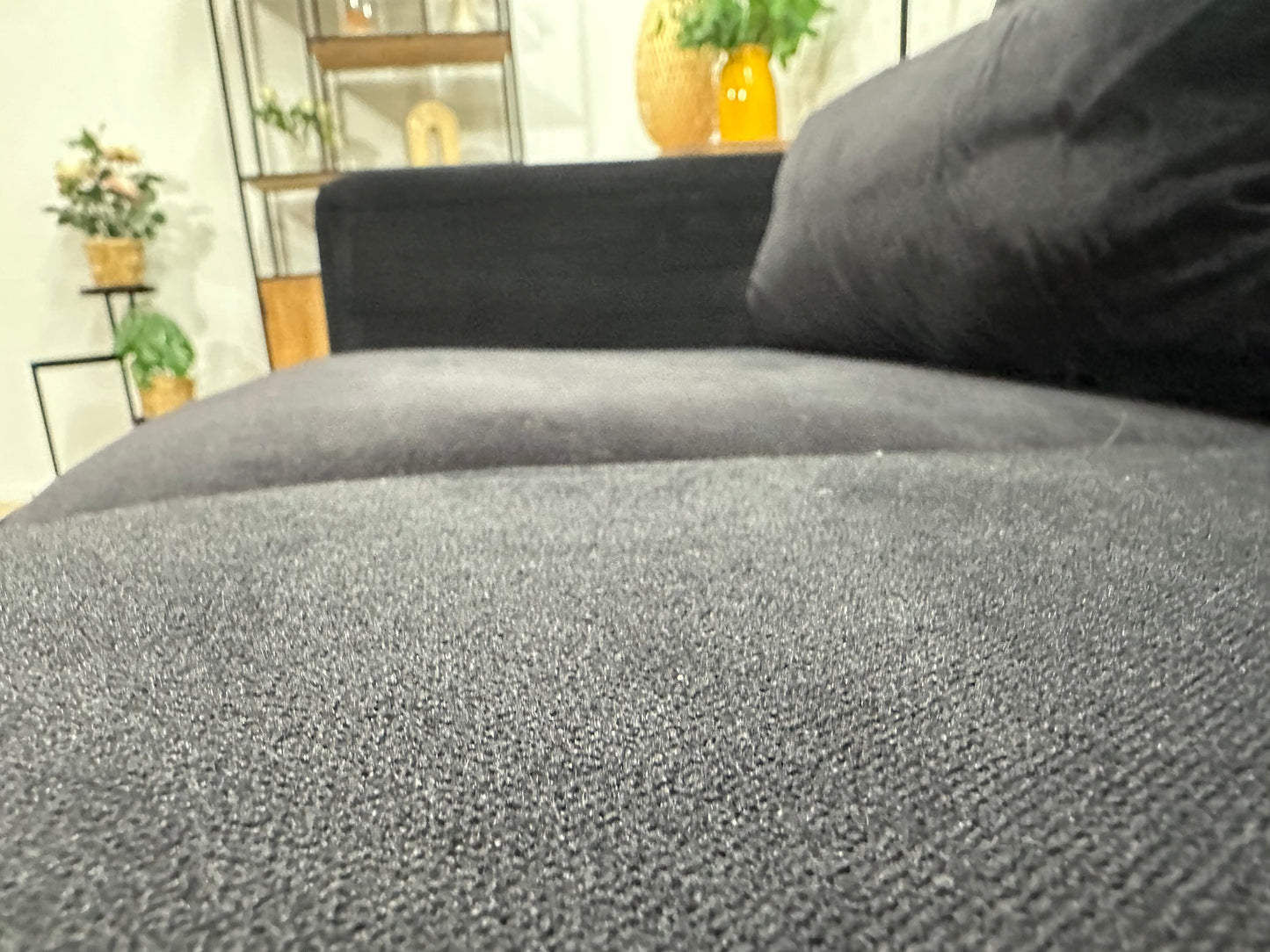 Zwarte Velvet Hoekzetel ~ Losse Kussens Met Afneembare Hoezen