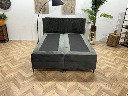!Showroommodel! Antraciet Velvet Boxspring Inc Topper