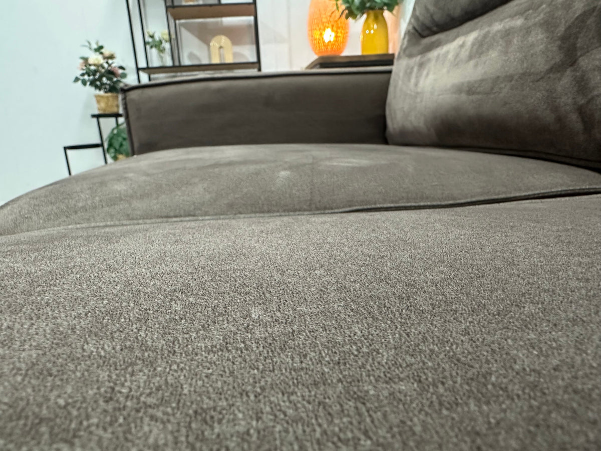 Bruine Velvet Hoekzetel ~ Losse Rugkussens Met Afneembare Hoezen