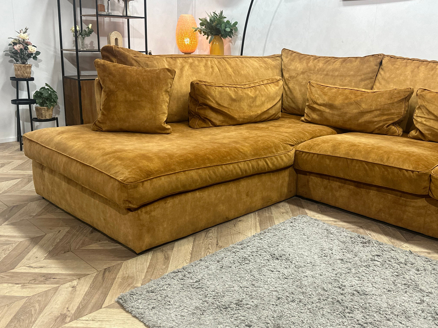 Oker Gele Velvet Hoekzetel ~ Losse Kussens Met Afneembare Hoezen