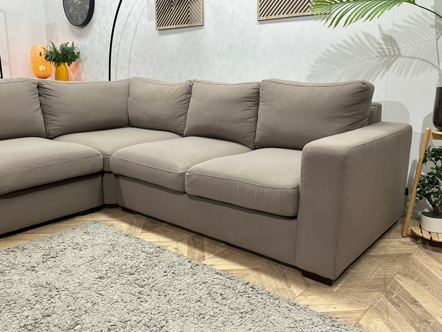 Taupe Hoekzetel ~ Losse Kussens Met Afneembare Hoezen
