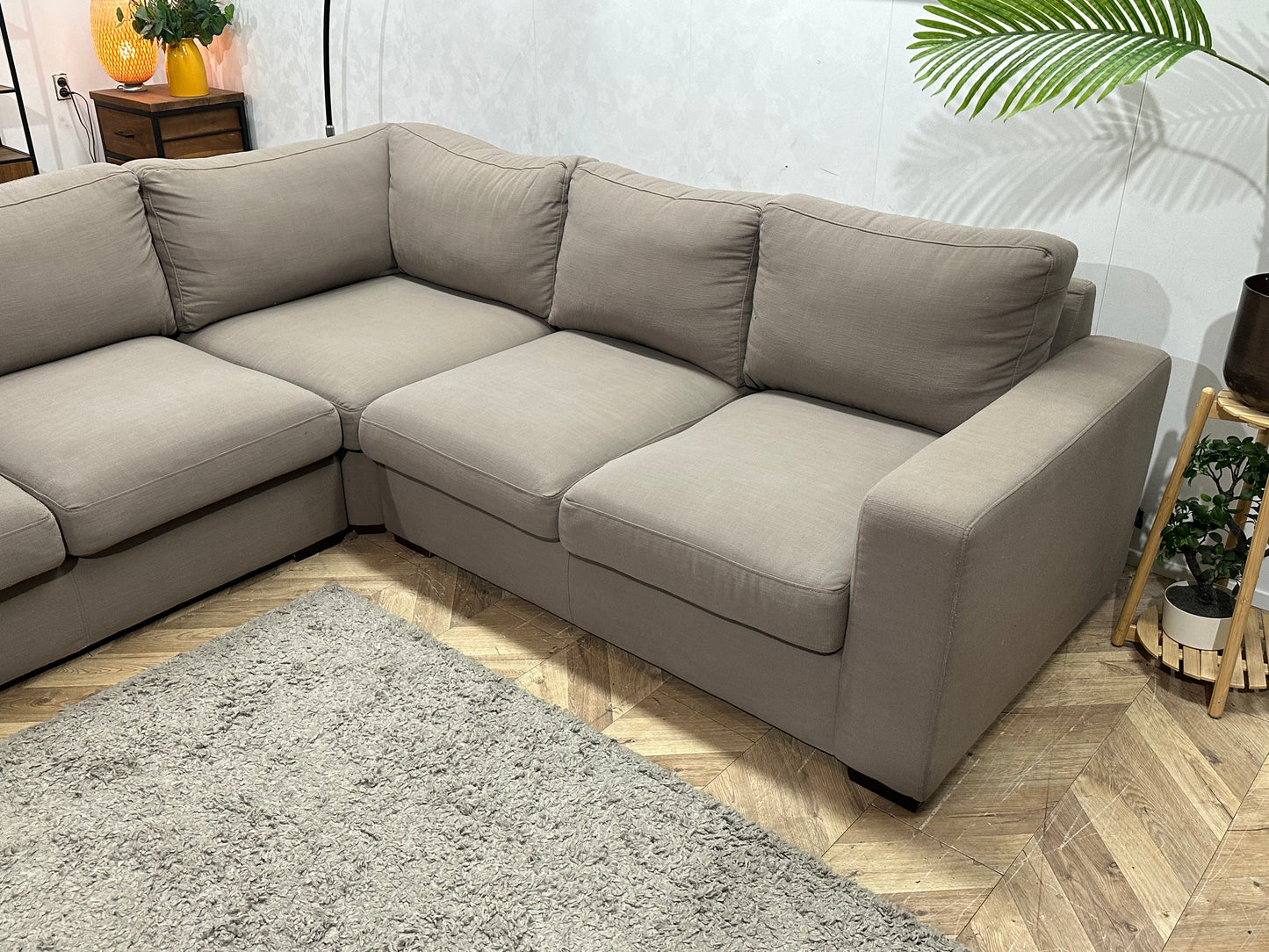 Taupe Hoekzetel ~ Losse Kussens Met Afneembare Hoezen