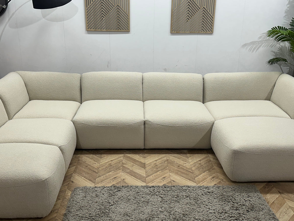 !Showroommodel! Witte/Crème Bouclé Stoffen U Zetel
