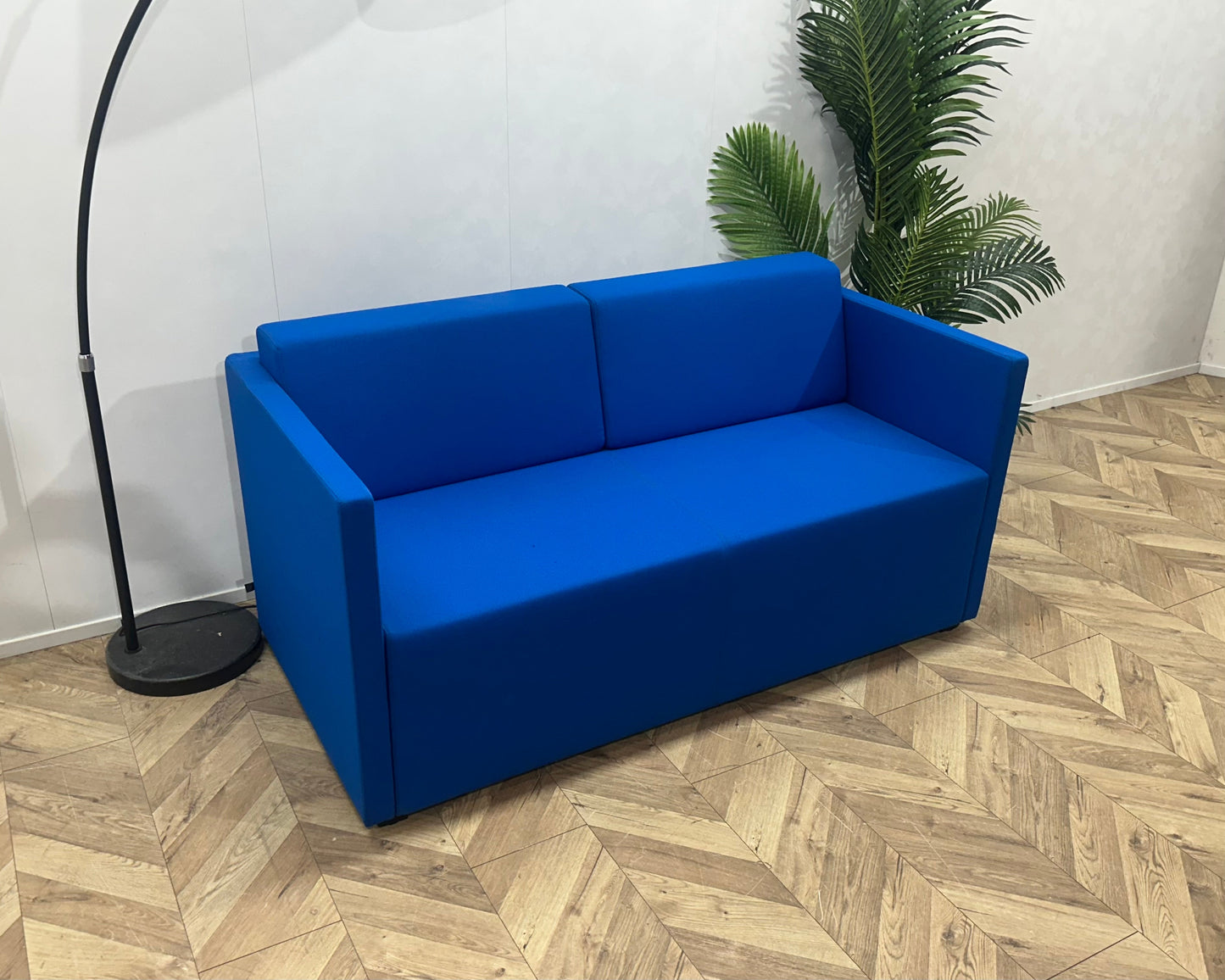 Blauwe 2-Zits Zetel ~ Losse Rugkussens Met Afneembare Hoezen