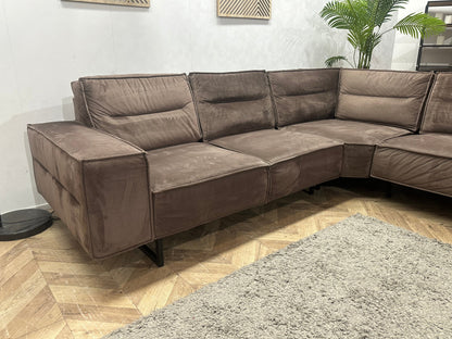 Bruine Velvet Hoekzetel ~ Losse Rugkussens Met Afneembare Hoezen