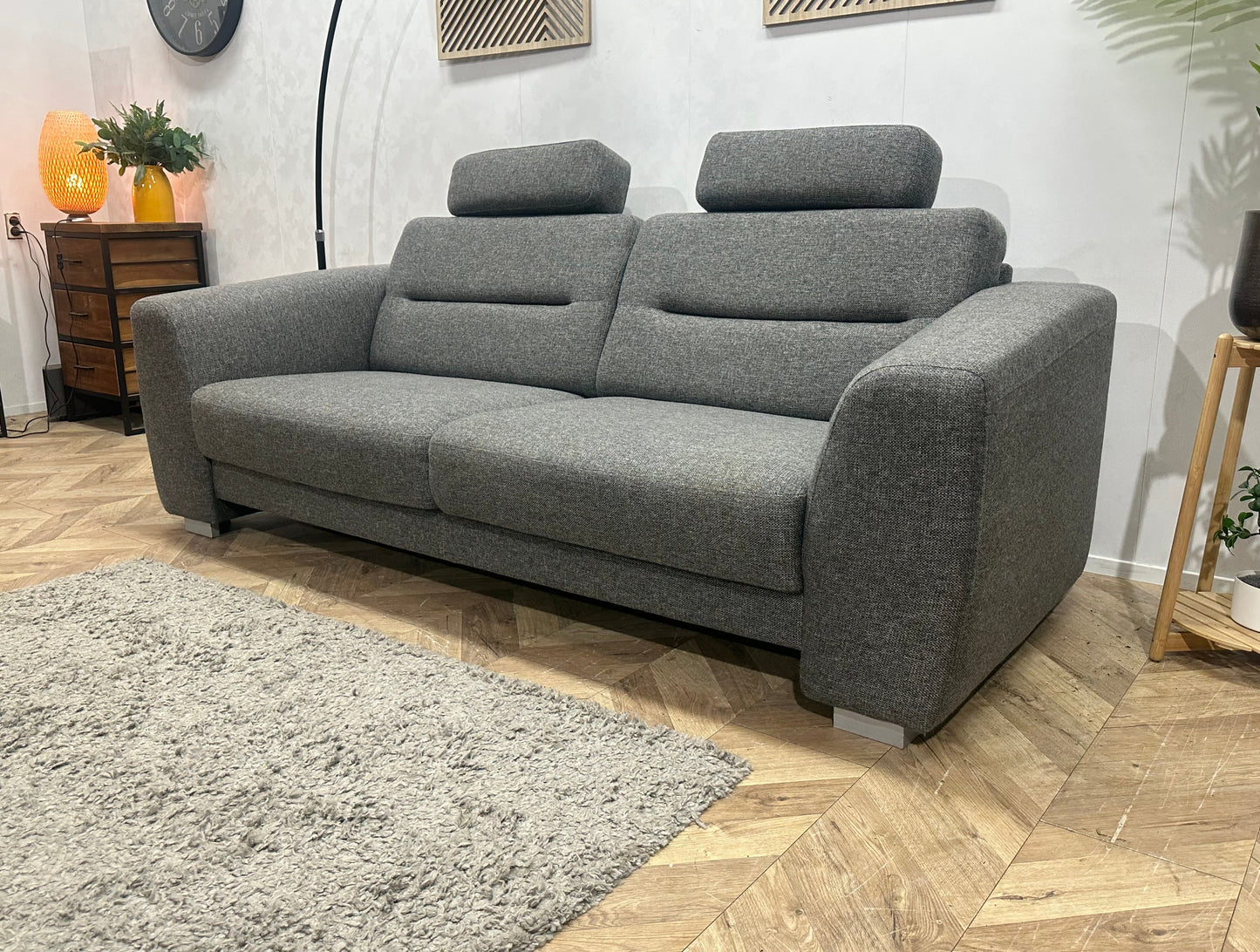 H&H Grijze 2.5-Zits Zetel ~ Vaste Kussens