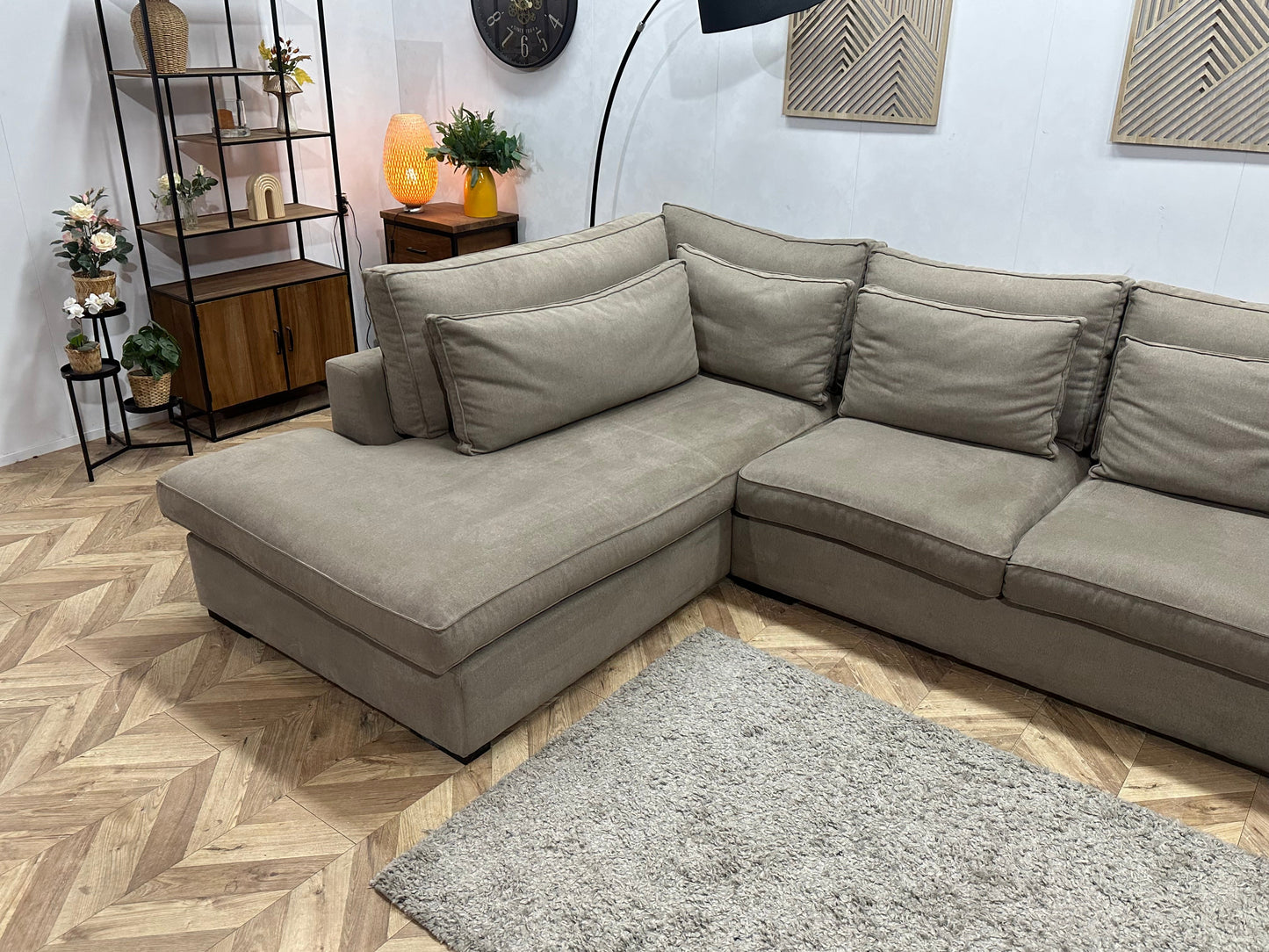 Room108 Beige Suède Stoffen Hoekzetel ~ Losse Kussens Met Afneembare Hoezen