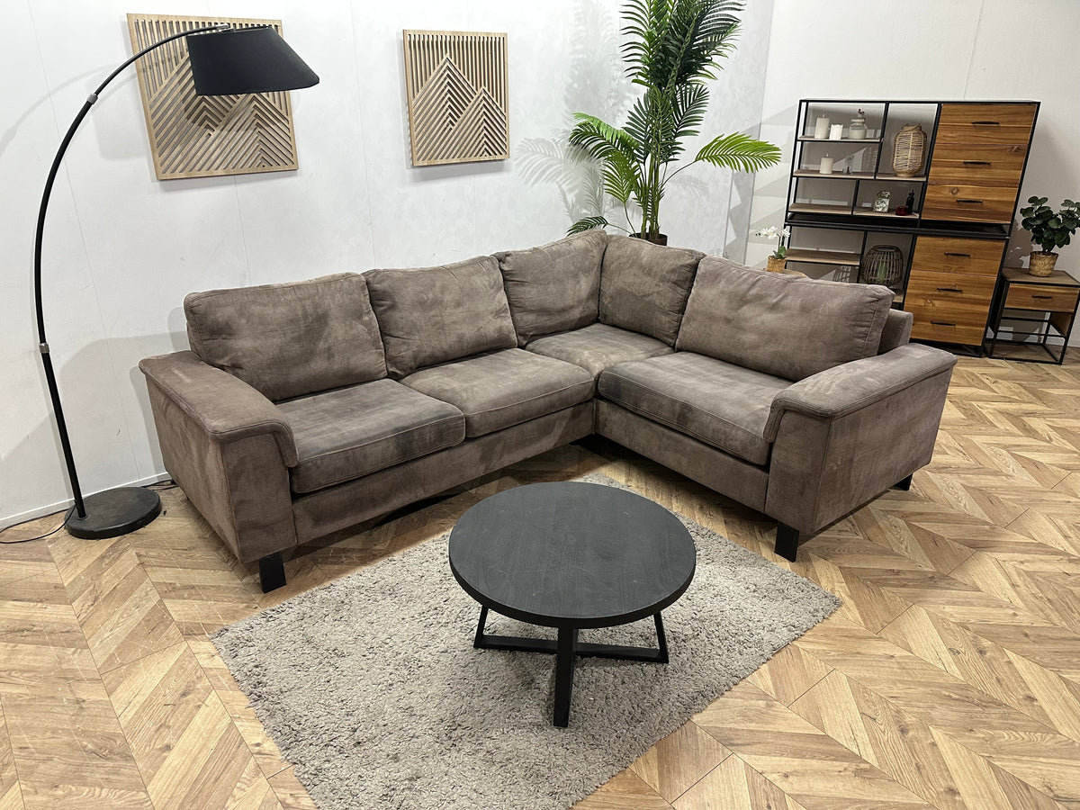 Taupe Suède Stoffen Hoekzetel ~ Losse Rugkussens Met Afneembare Hoezen