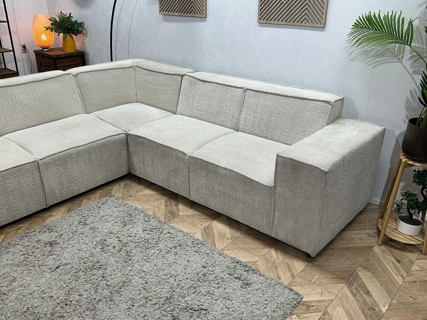 !Showroommodel! Witte Bouclé Stoffen Hoekzetel