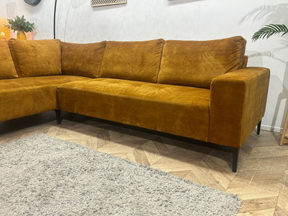 Oker Gele Velvet Hoekzetel ~ Losse Rugkussens Met Afneembare Hoezen