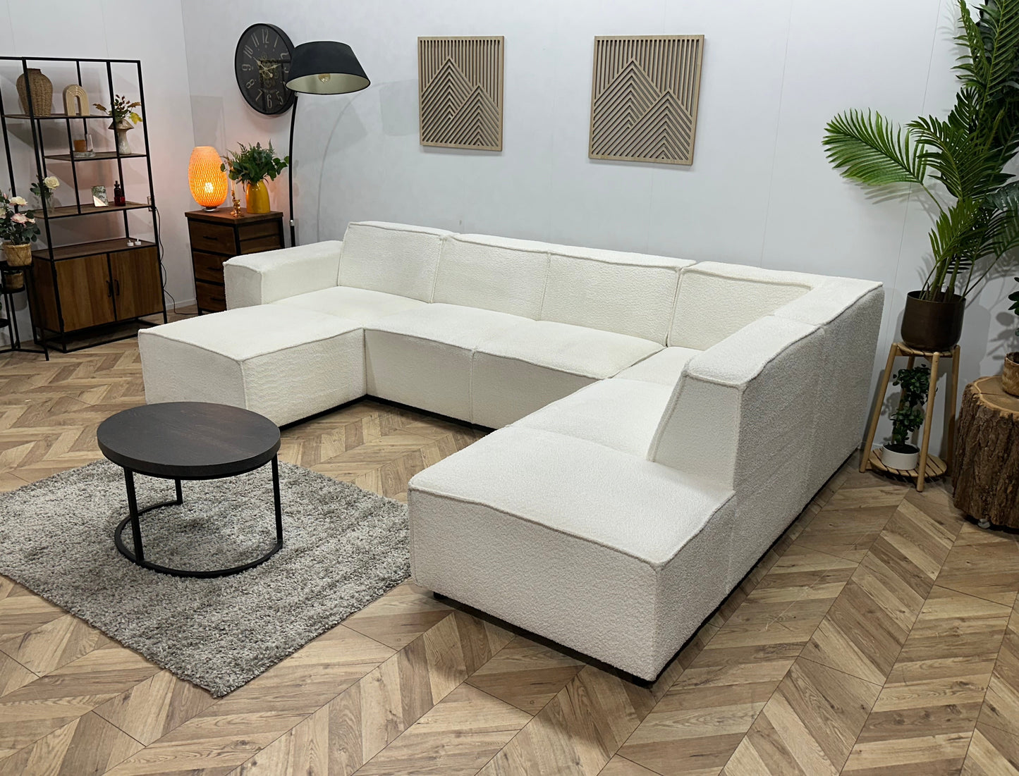 !Showroommodel! Witte Bouclé Stoffen U Zetel