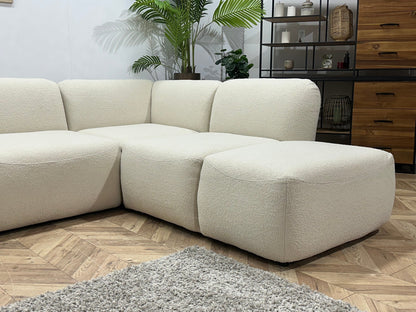 !Showroommodel! Witte Bouclé U Zetel