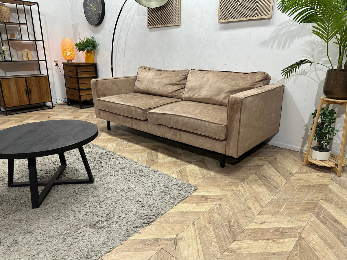 Taupe Velvet 2.5-Zits Zetel ~ Losse Kussens