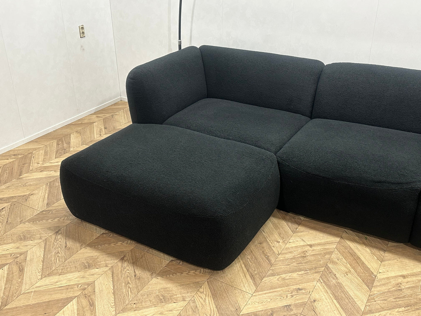 !Showroommodel! Zwarte Bouclé Stoffen U Zetel