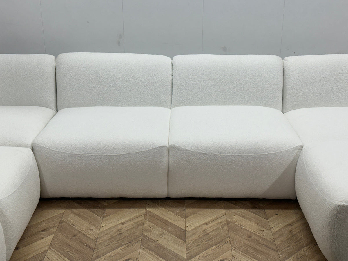 !Showroommodel! Witte Bouclé U Zetel