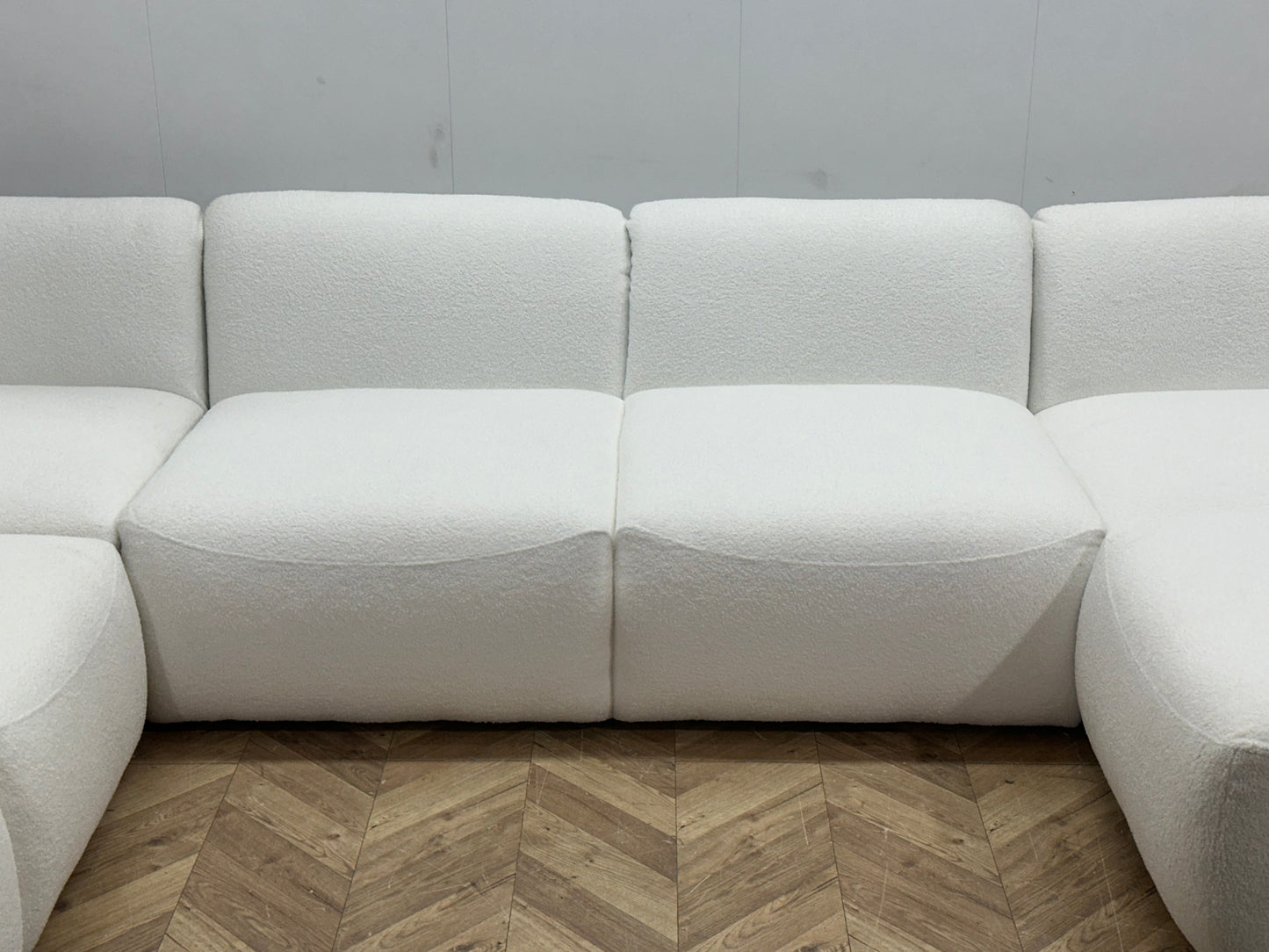 !Showroommodel! Witte Bouclé U Zetel