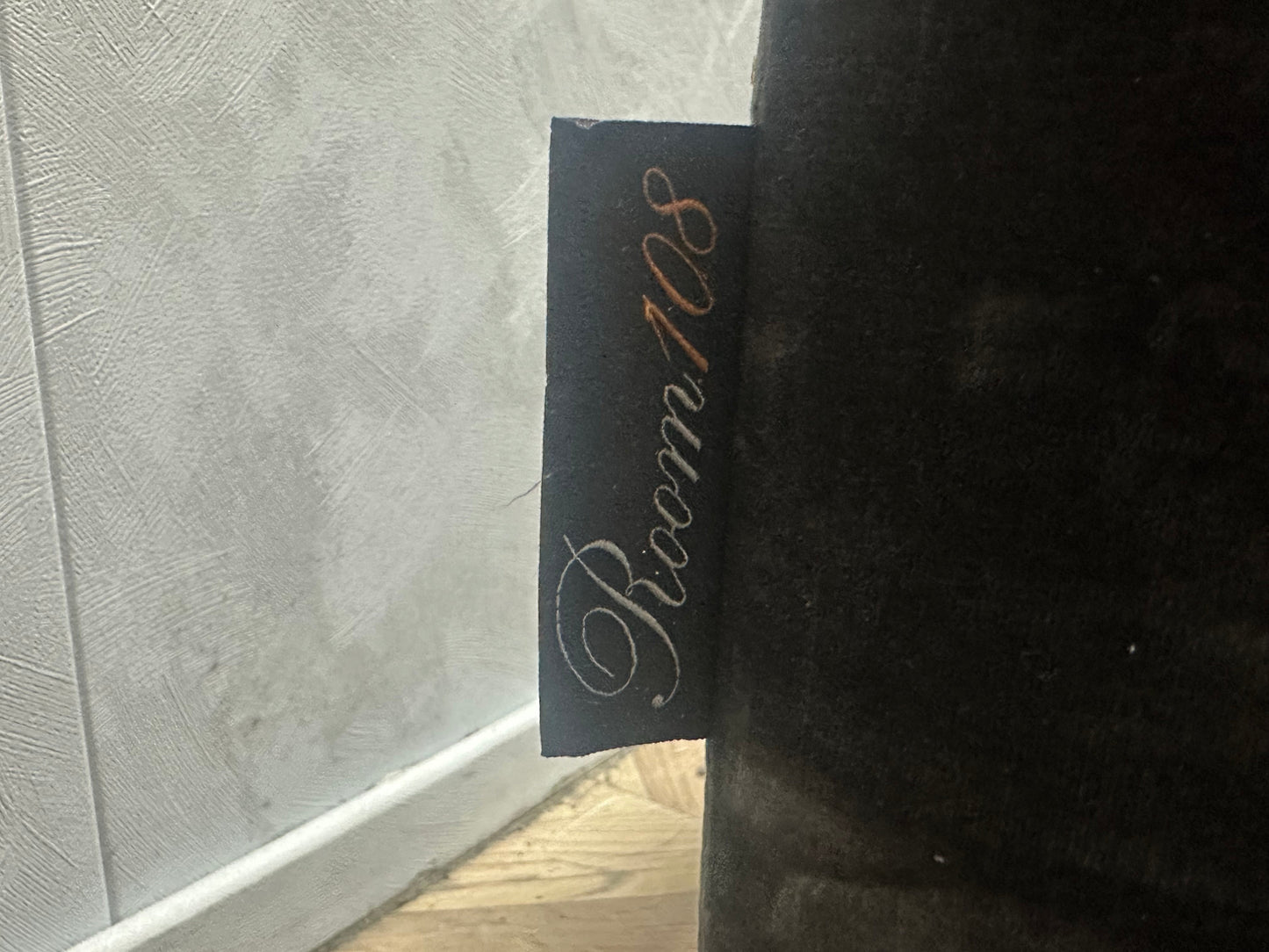Room108 Antraciet Velvet Hoekzetel ~ Losse Kussens Met Afneembare Hoezen