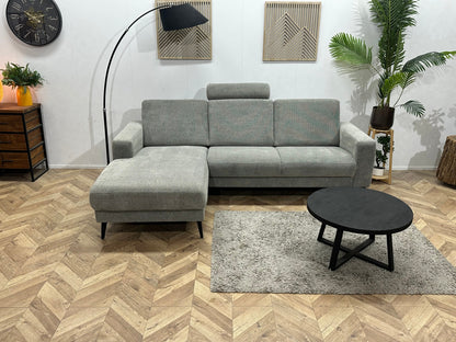Licht Grijze Suede Stoffen Hoekzetel ~ Losse Rugkussens Met Afneembare Hoezen