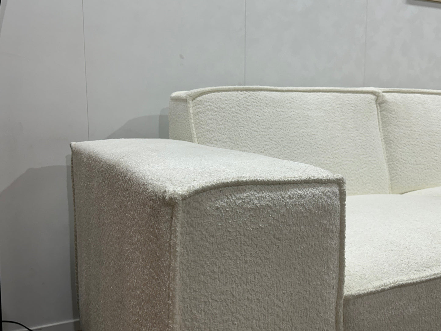 !Showroommodel! Witte Bouclé Stoffen Hoekzetel