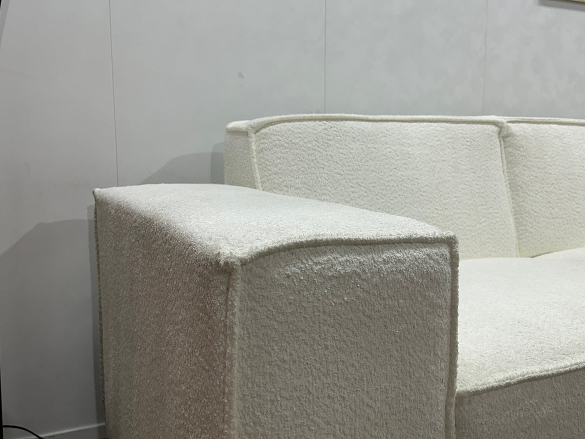 !Showroommodel! Witte Bouclé Stoffen Hoekzetel