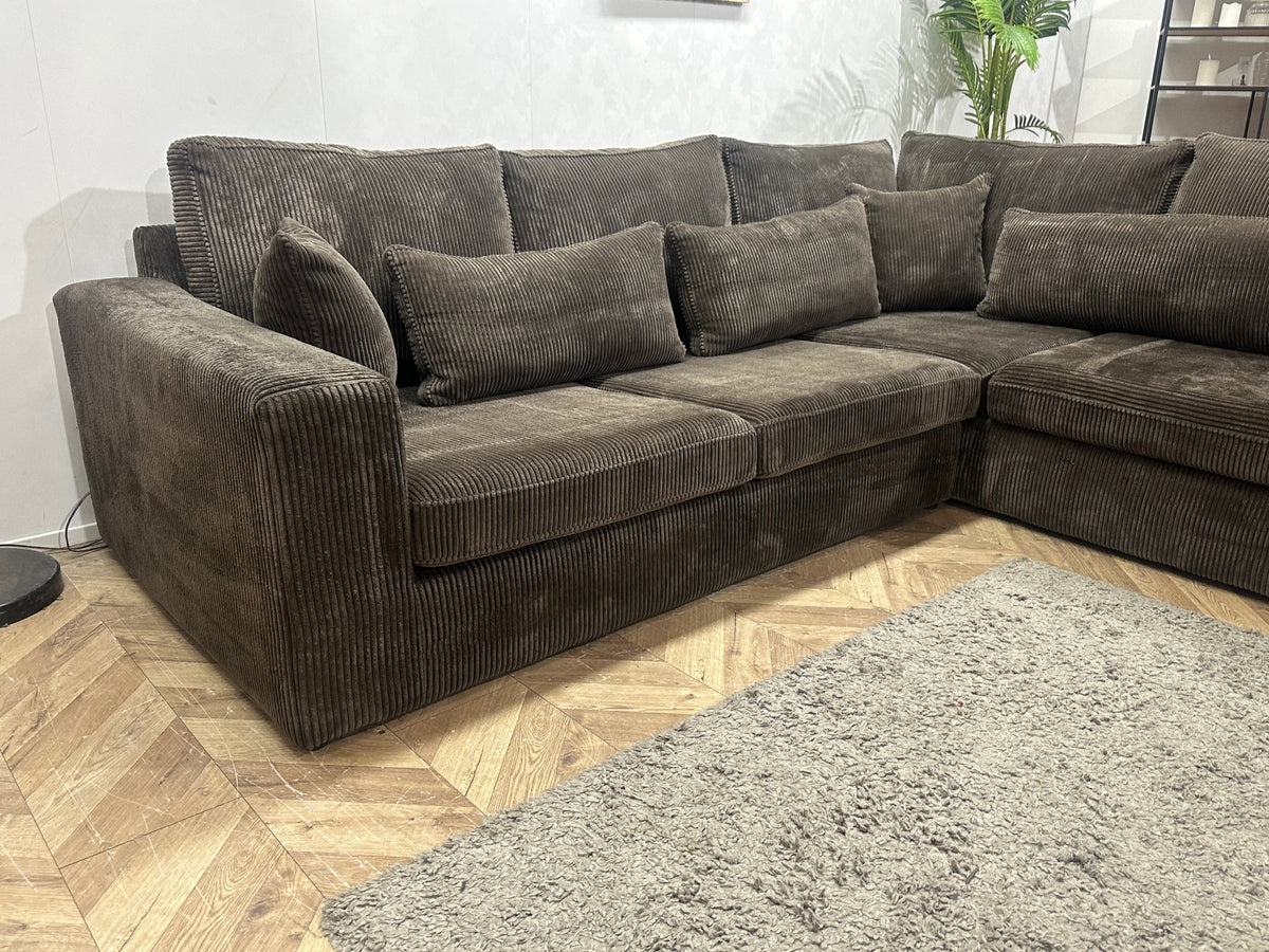 Taupe Ribstof Hoekzetel ~ Losse Kussens Met Afneembare Hoezen