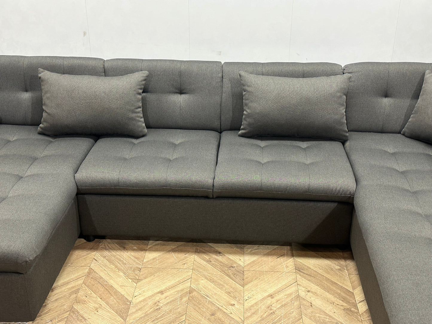 !Showroommodel! Grijze Suède Stoffen U Zetel