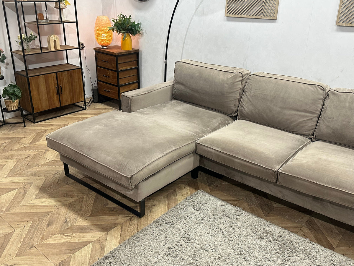 Licht Bruine Velvet Hoekzetel ~ Losse Kussens Met Afneembare Hoezen