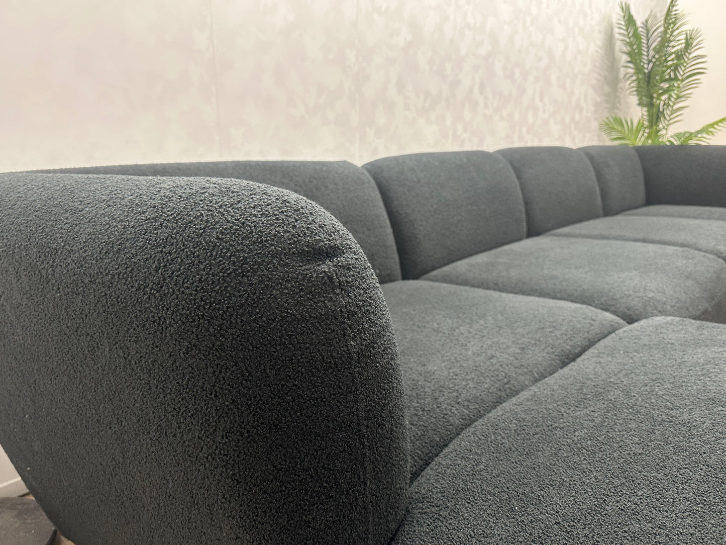 !Showroommodel! Zwarte Bouclé Stoffen U Zetel