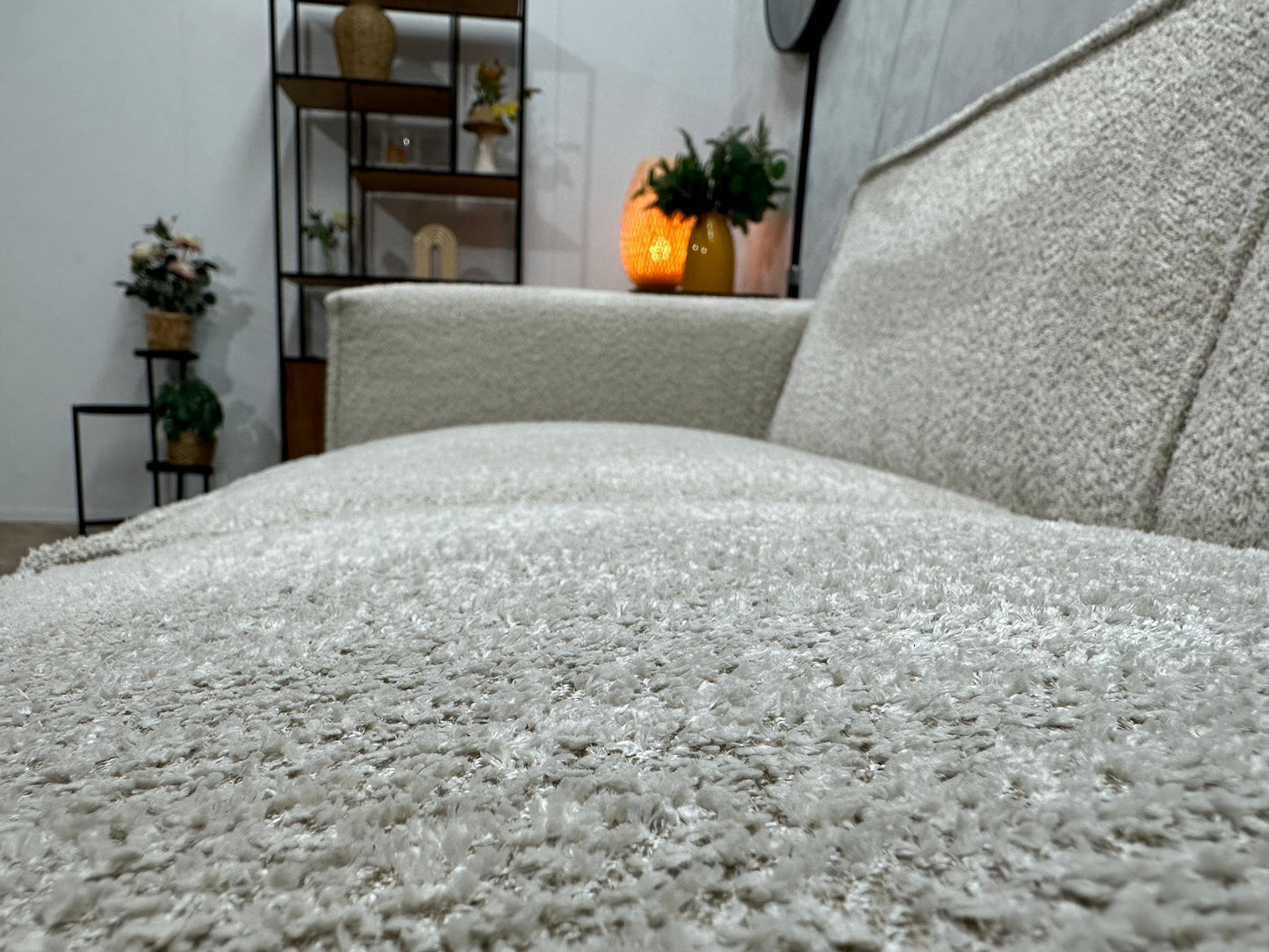 !Showroommodel! Witte/Crème Bouclé Stoffen Hoekzetel