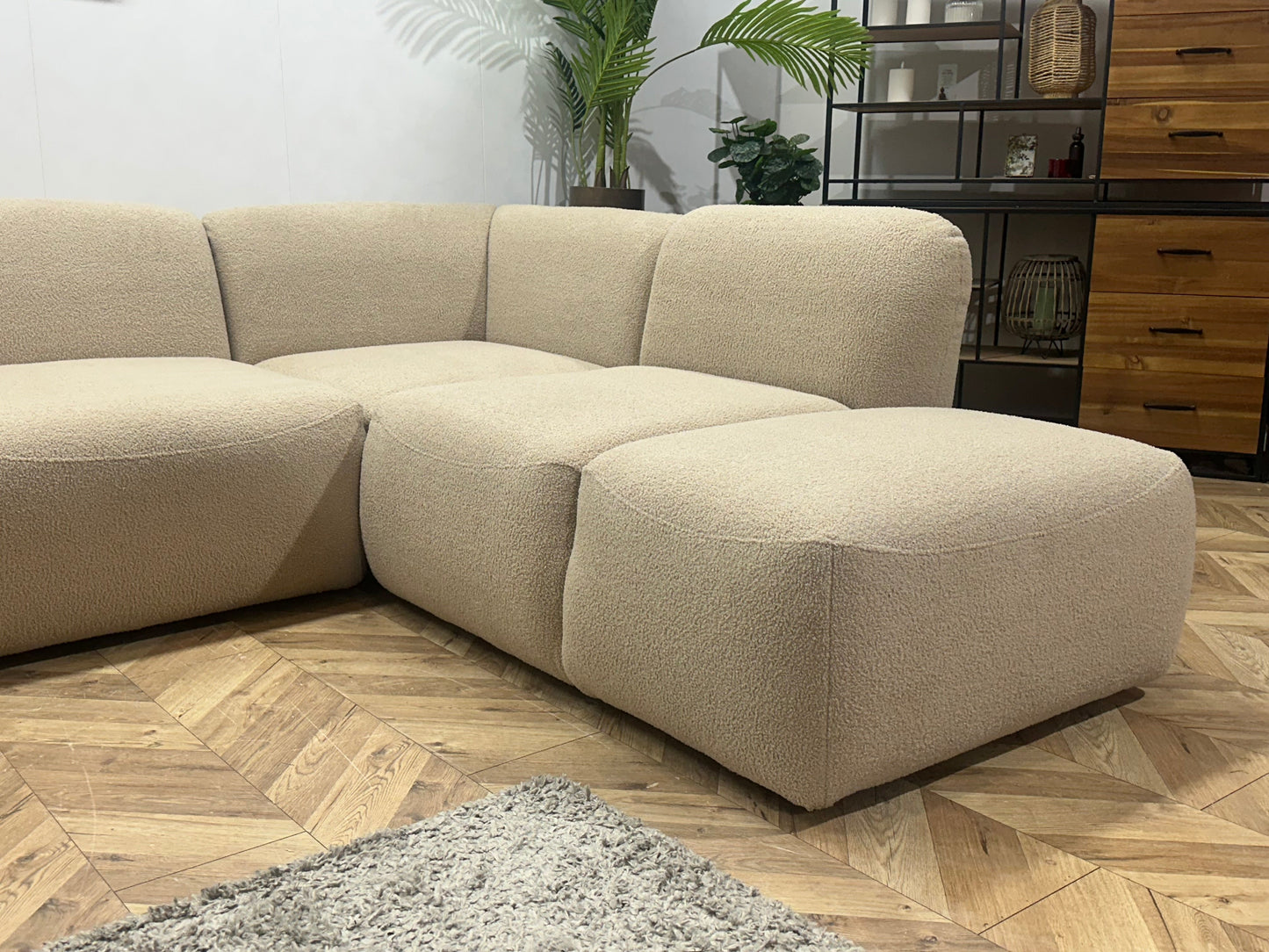 !Showroommodel! Beige Bouclé Stoffen U Zetel