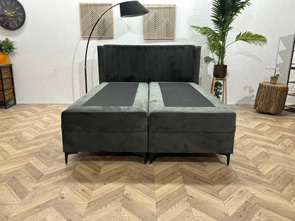 !Showroommodel! Antraciet Velvet Boxspring Inc Topper