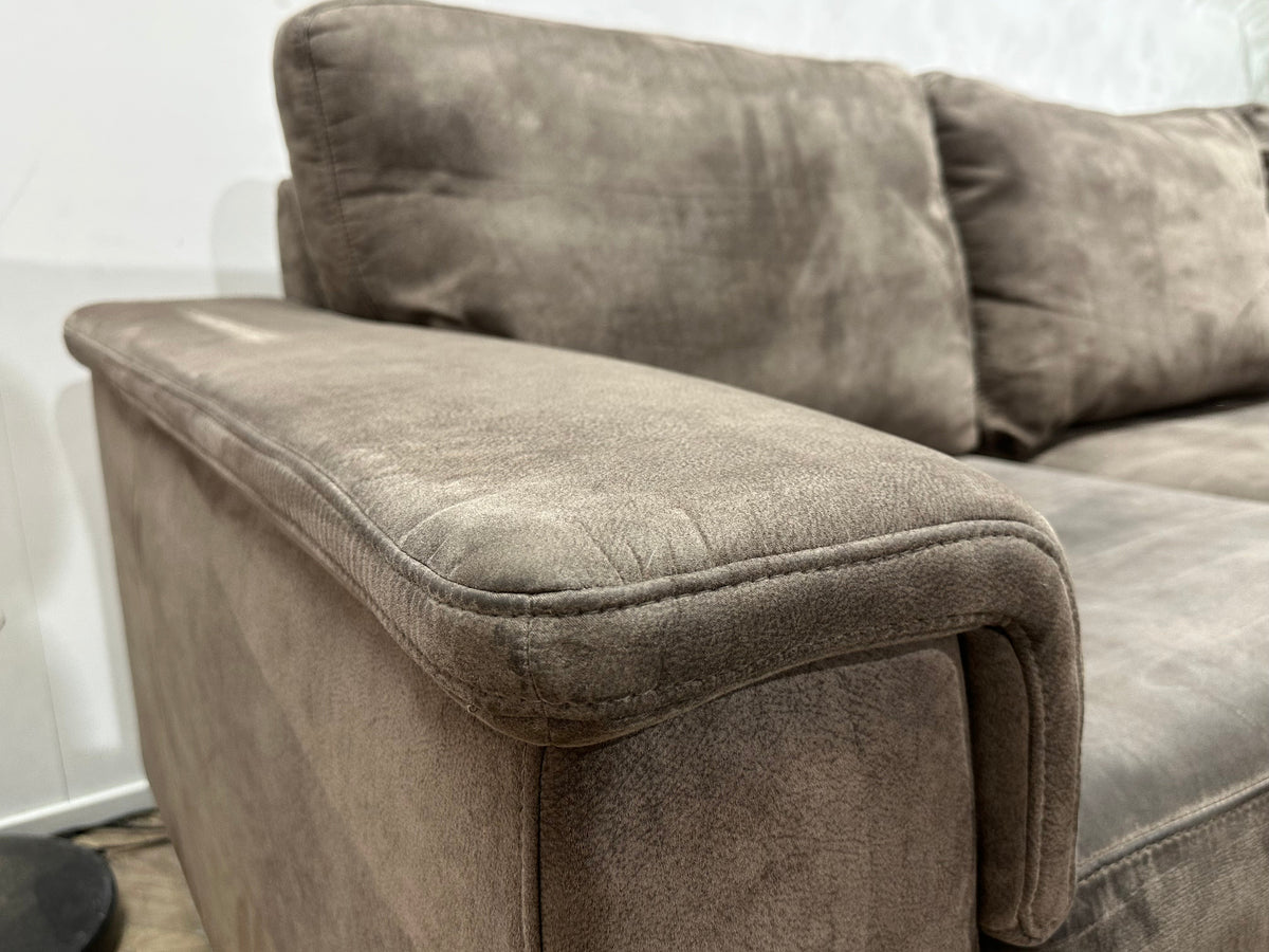 Taupe Suède Stoffen Hoekzetel ~ Losse Rugkussens Met Afneembare Hoezen