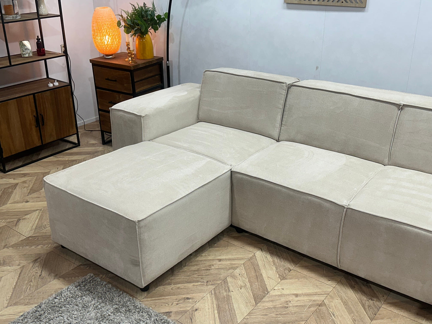 !Showroommodel! Crème Suède Stoffen U Zetel