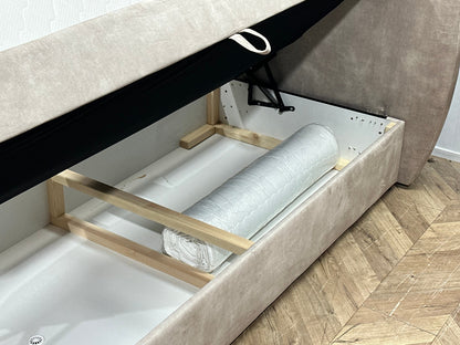 !Showroommodel! Beige Velvet Boxspring Inc Topper