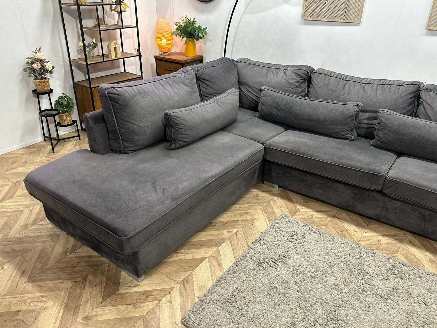 Antraciet Velvet Hoekzetel ~ Losse Kussens Met Afneembare Hoezen