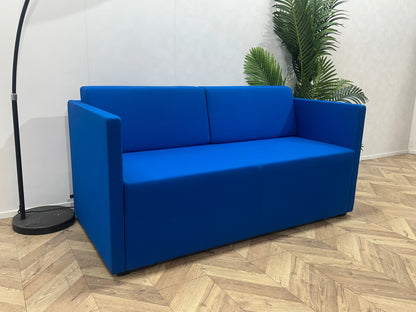 Blauwe 2-Zits Zetel ~ Losse Rugkussens Met Afneembare Hoezen
